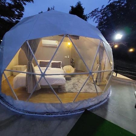 Hotel นรดีฮิวล์ รีสอร์ต เขาแผงม้า วังน้ำเขียว à Ban Sap Bon  Extérieur photo