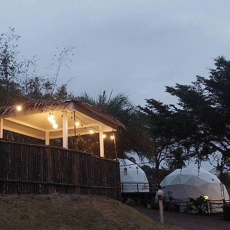 Hotel นรดีฮิวล์ รีสอร์ต เขาแผงม้า วังน้ำเขียว à Ban Sap Bon  Extérieur photo