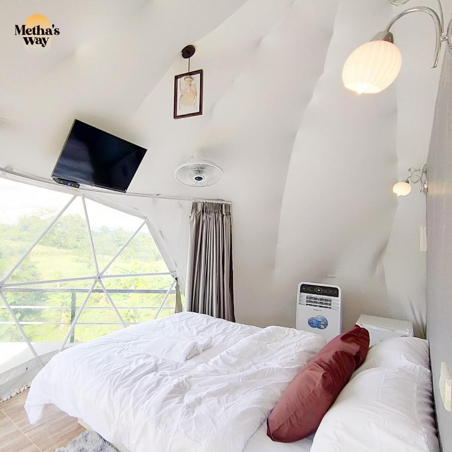 Hotel นรดีฮิวล์ รีสอร์ต เขาแผงม้า วังน้ำเขียว à Ban Sap Bon  Extérieur photo