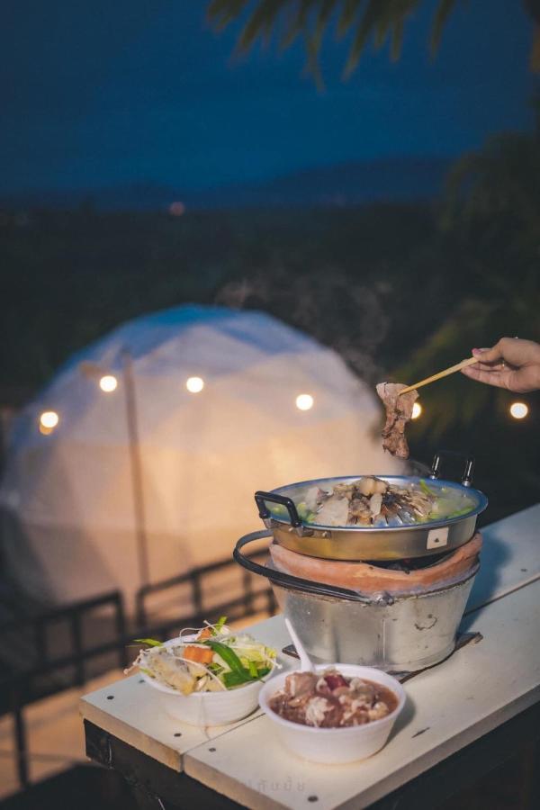 Hotel นรดีฮิวล์ รีสอร์ต เขาแผงม้า วังน้ำเขียว à Ban Sap Bon  Extérieur photo