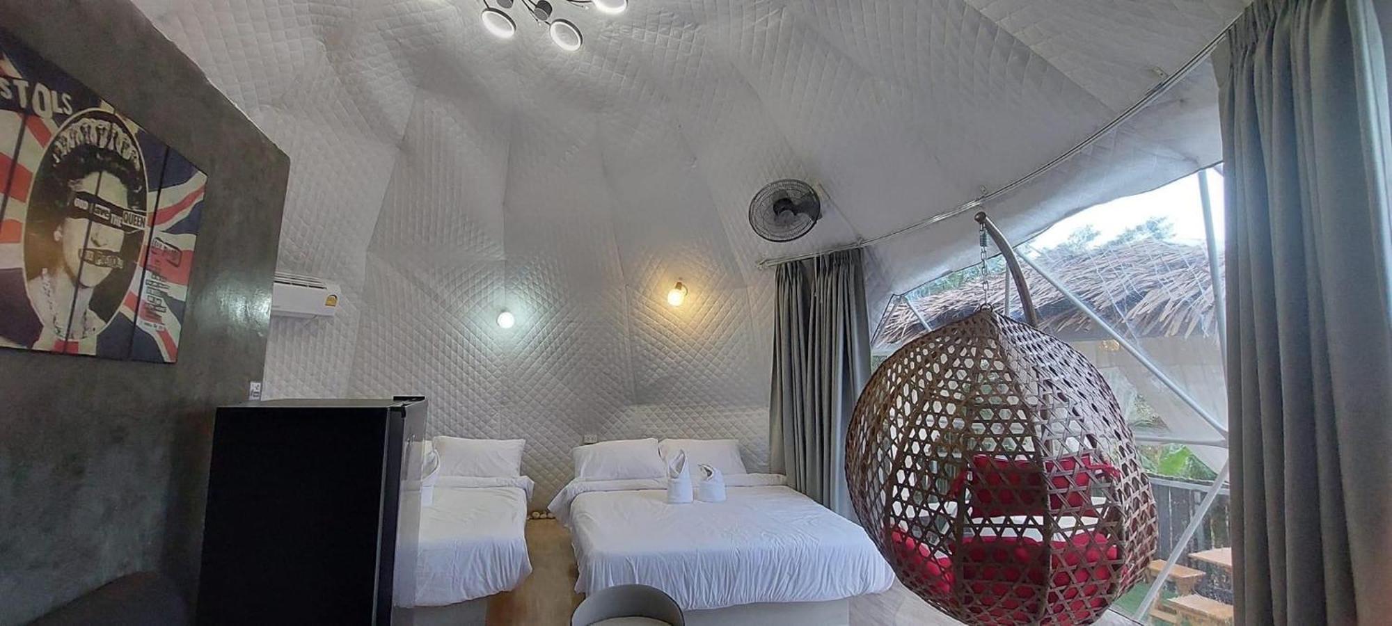 Hotel นรดีฮิวล์ รีสอร์ต เขาแผงม้า วังน้ำเขียว à Ban Sap Bon  Extérieur photo